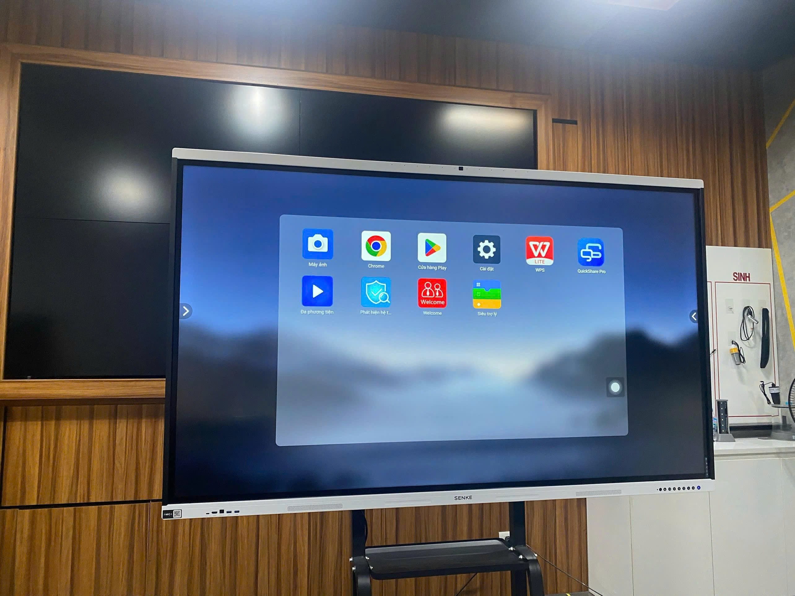 MÀN HÌNH TƯƠNG TÁC PHÒNG HỌP 65 Inch